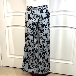 Smythe Wide Leg Printed Pants. Size 4
